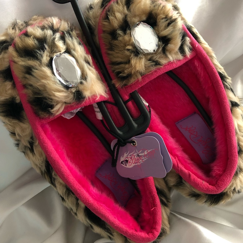 🦋NWT Blazin Roxx Jeweled Leppard Slippers